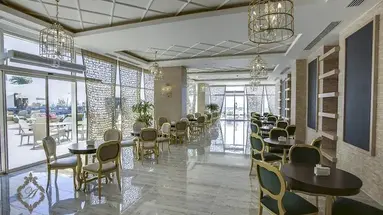 Azura Deluxe Resort & Spa