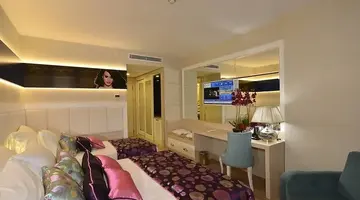Azura Deluxe Resort & Spa
