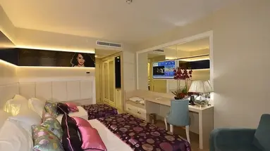 Azura Deluxe Resort & Spa