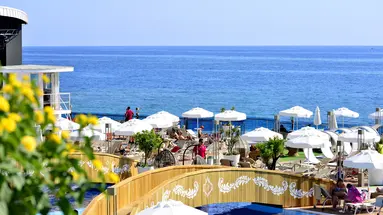 AZURA DELUXE RESORT & SPA