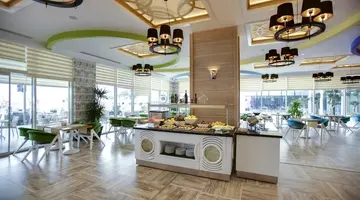 Azura Deluxe Resort & Spa