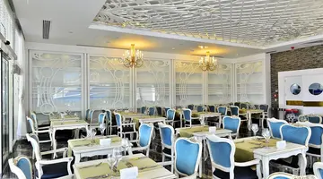 AZURA DELUXE RESORT & SPA
