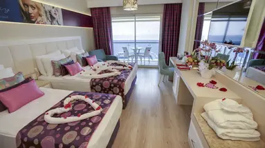 Azura Deluxe Resort & Spa