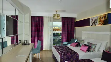 Azura Deluxe Resort & Spa