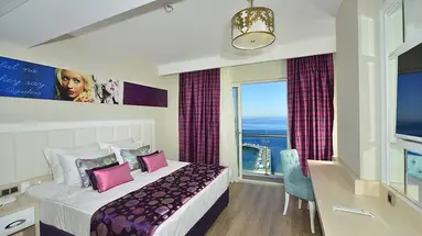 AZURA DELUXE RESORT & SPA