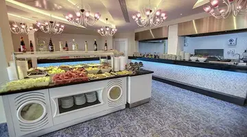 Azura Deluxe Resort & Spa