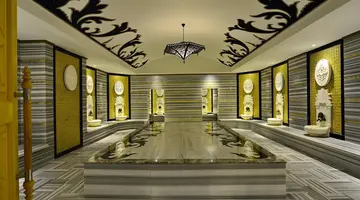 Azura Deluxe Resort & Spa