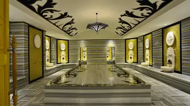 Azura Deluxe Resort & Spa