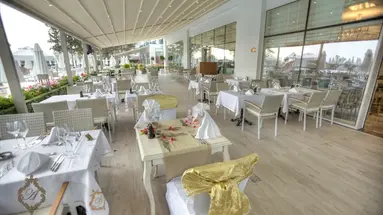 AZURA DELUXE RESORT & SPA