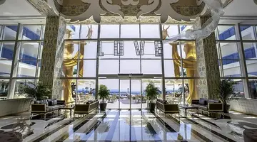 Azura Deluxe Resort & Spa