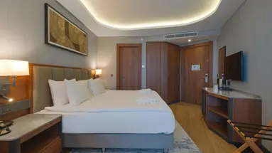 AZURA WORLD HOTEL