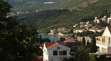 Bacan Serviced Apartments