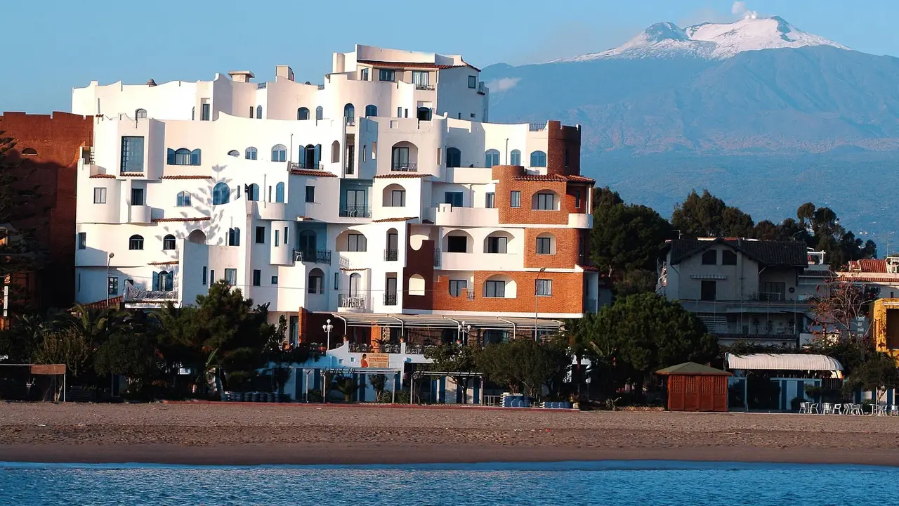 Baia Sporting & Villa Athena