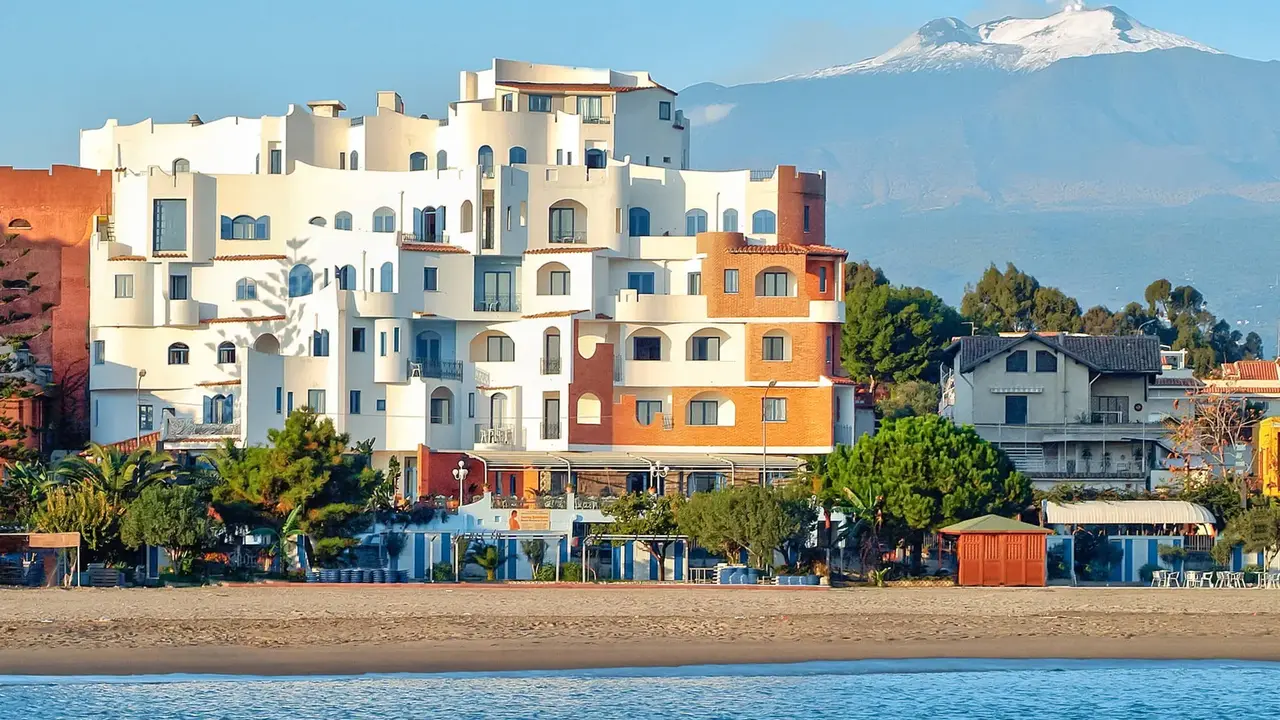 Baia Sporting & Villa Athena