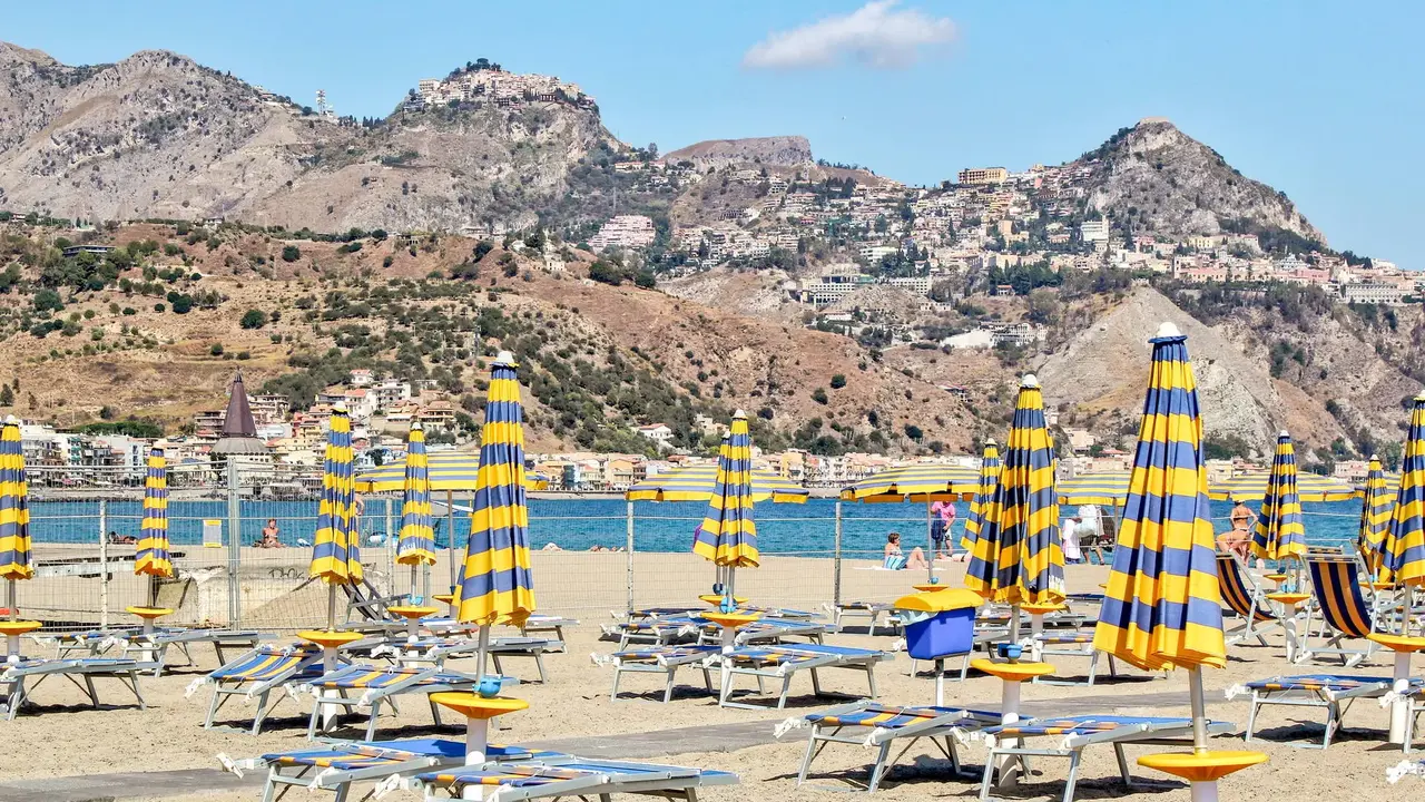 Baia Sporting & Villa Athena