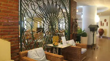 Baia Sporting & Villa Athena
