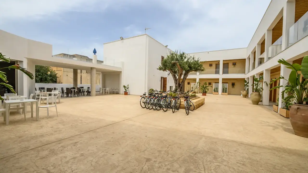 Baitan Hotel