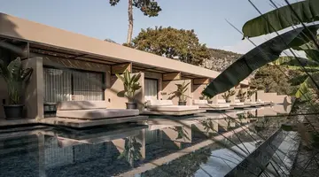 BALMY BEACH RESORT