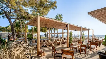 Balmy Beach Resort