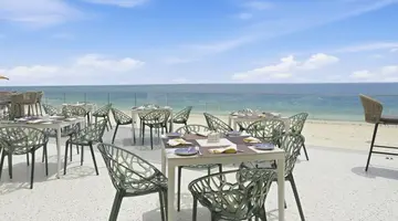 Bamburi Beach Hotel*****