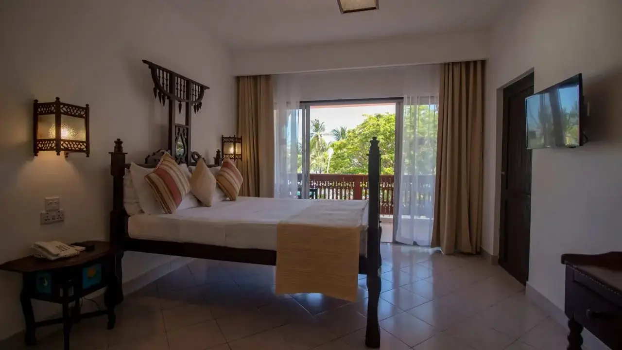BAMBURI BEACH HOTEL