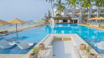 Bamburi Beach Hotel*****