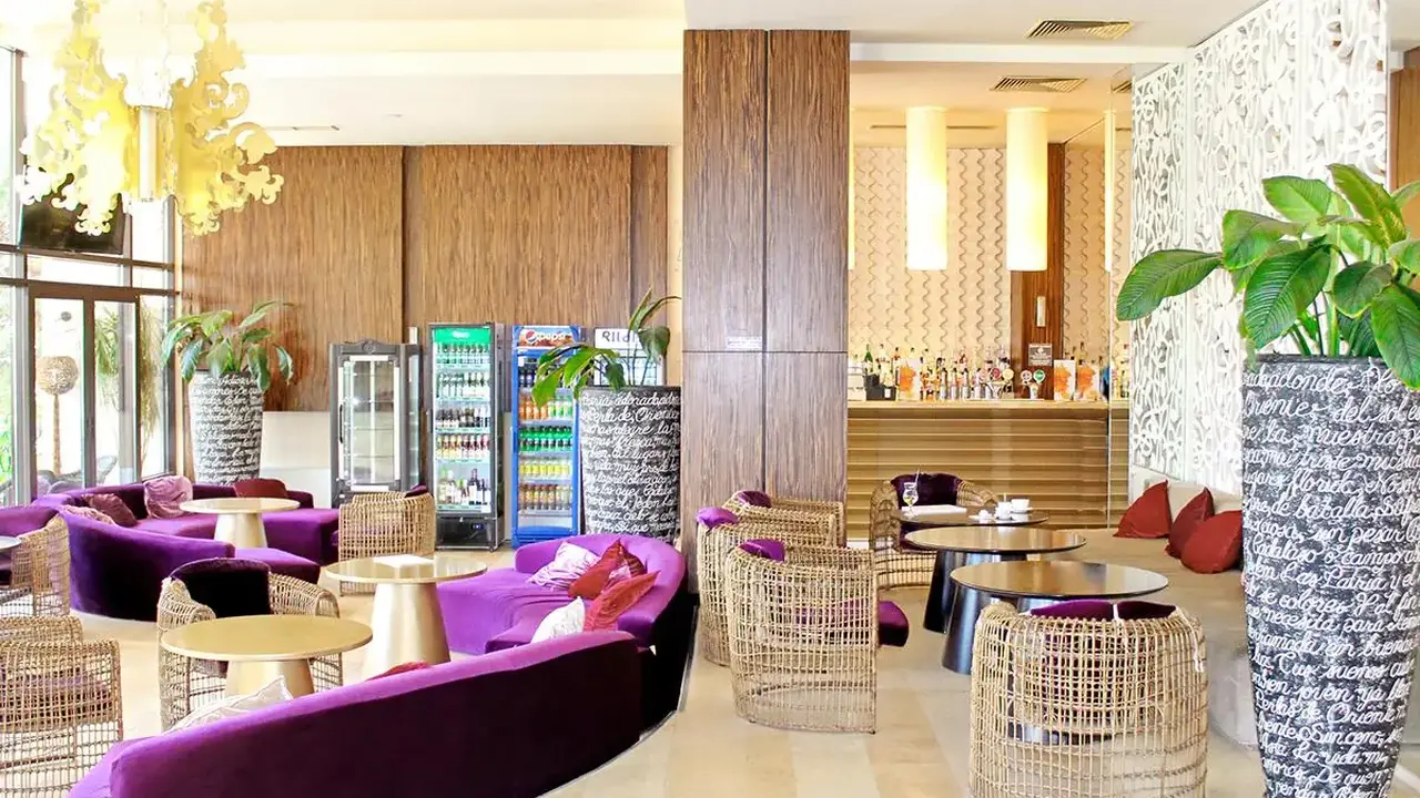 Barcelo Royal Beach