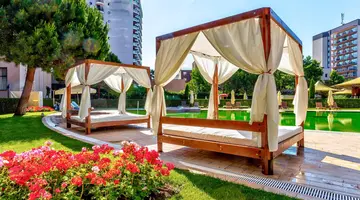 Barcelo Royal Beach