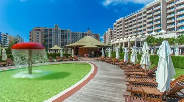 Barcelo Royal Beach