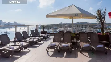 Bayview Hotel & Apartments
