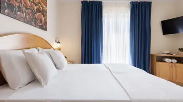 Bayview Hotel by ST Hotels