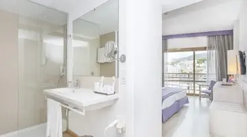 Be Live Adults Only Marivent