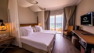 BE LIVE LA CALA BOUTIQUE (ADULTS ONLY 16+)