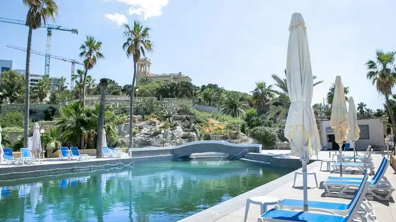 Beach Garden Hotel
