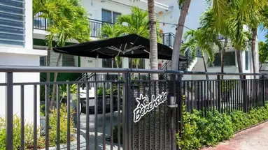 Beachside Apartment Hotel Miami