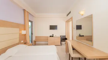 BELAIR BEACH HOTEL