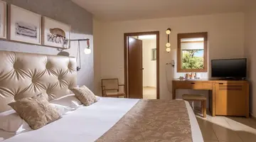 BELLA BEACH