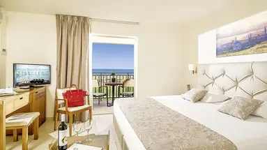BELLA BEACH