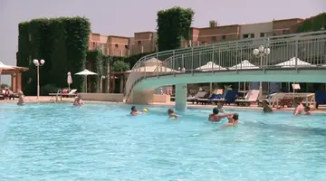 BELLA BEACH