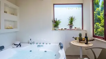 BELLA ELENA