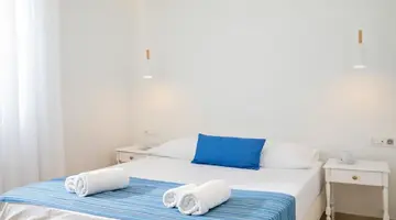 Bella Vista Beach Hotel and Studios