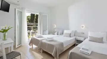 Bella Vista Beach Hotel and Studios