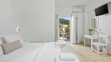 Bella Vista Beach Hotel and Studios