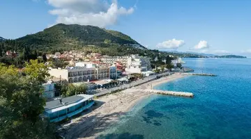 Bella Vista Beach Hotel and Studios