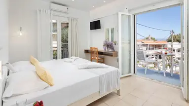 Bella Vista Beach Hotel and Studios