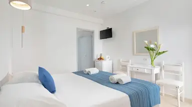 Bella Vista Beach Hotel and Studios