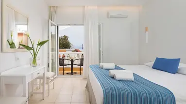 Bella Vista Beach Hotel and Studios