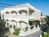 Bella Vista Beach Hotel and Studios