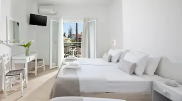 Bella Vista Beach Hotel and Studios