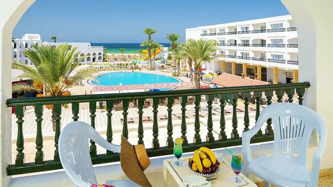 BELLA VISTA FAMILY RESORT (ex. LE SOLEIL BELLA VIS